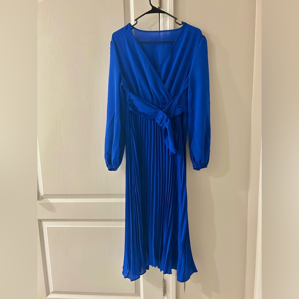 NWT Elegant Blue Long Sleeve Dress Size Medium
